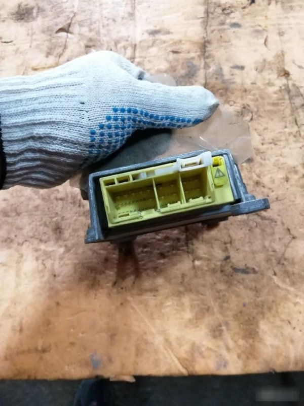 Блок управления AIR BAG Toyota Auris