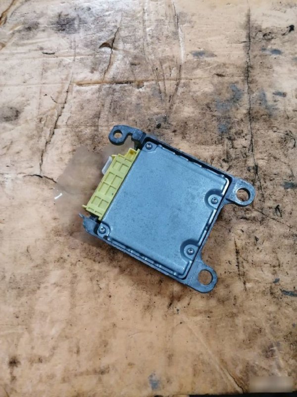 Блок управления AIR BAG Toyota Auris