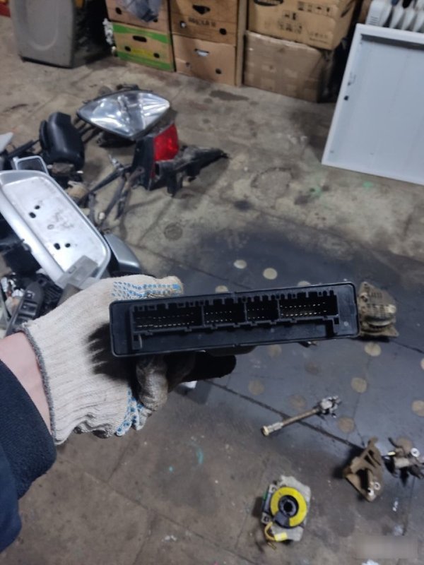 Блок управления двигателем Mitsubishi Lancer 9