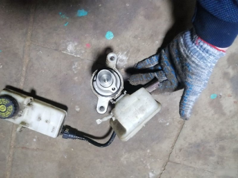 Главный тормозной цилиндр Citroen C4