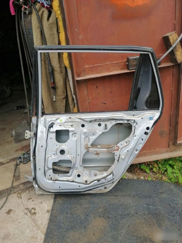 Дверь Mitsubishi Lancer 9