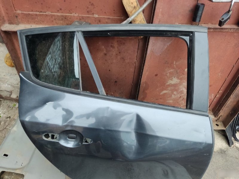 Дверь Renault Megane 3