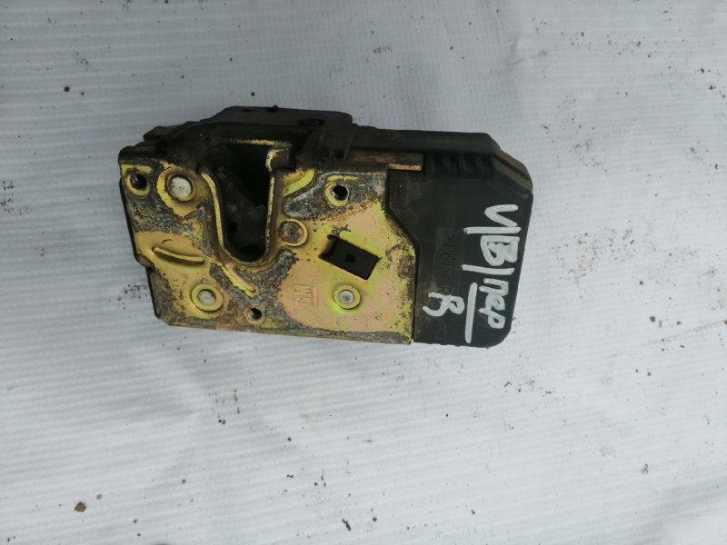 Замок двери Opel Vectra B