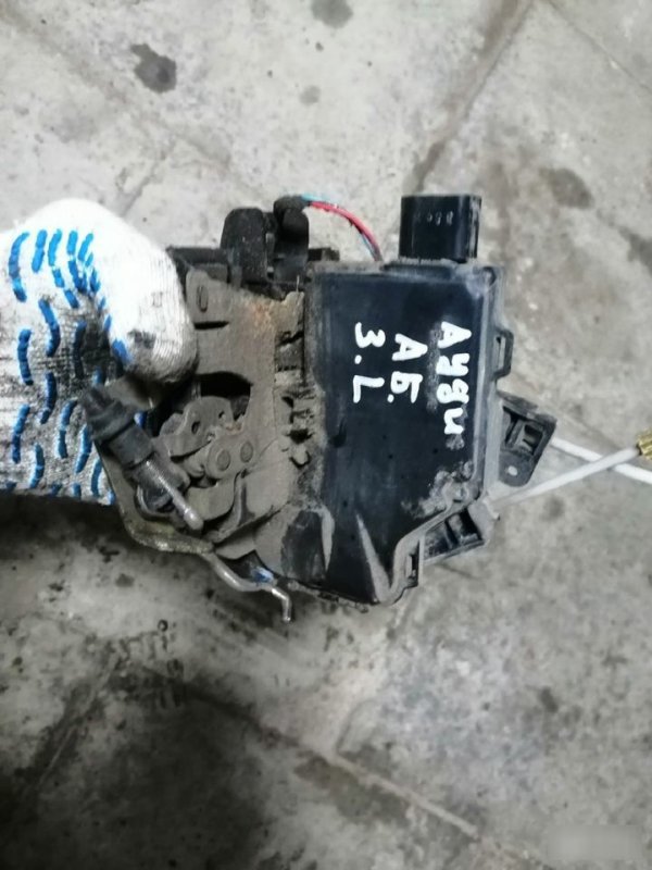 Замок двери Audi A6 C5