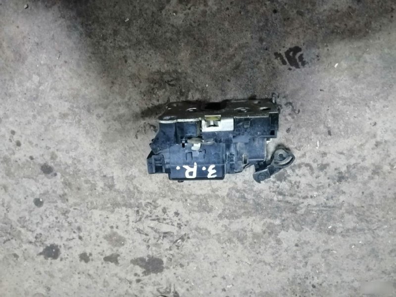 Замок двери Renault Sandero