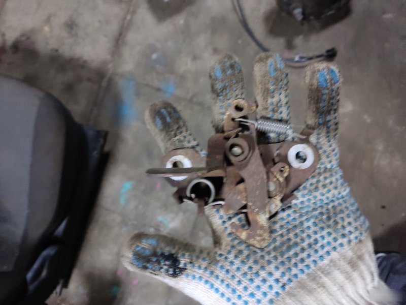 Замок капота Peugeot 206