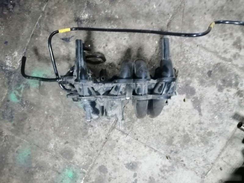 Коллектор впускной Renault Sandero