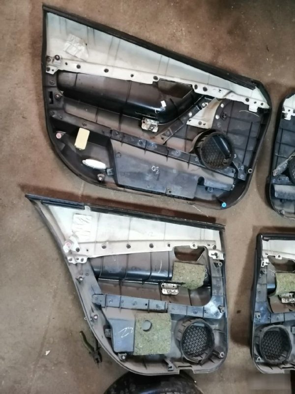 Комплект обшивок дверей Nissan Primera P12