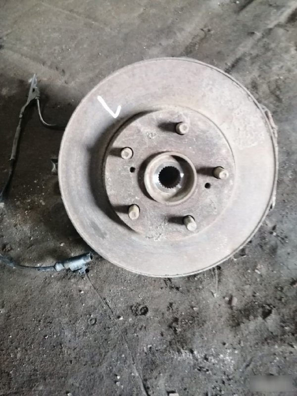 Кулак поворотный Toyota Auris