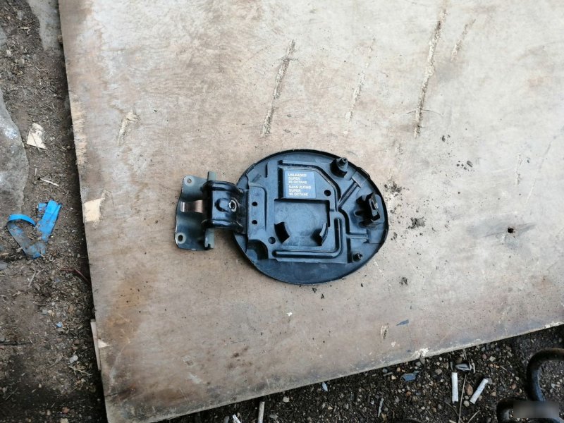 Лючок бензобака Nissan Note E11