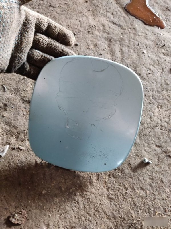 Лючок бензобака Toyota Estima Lucida