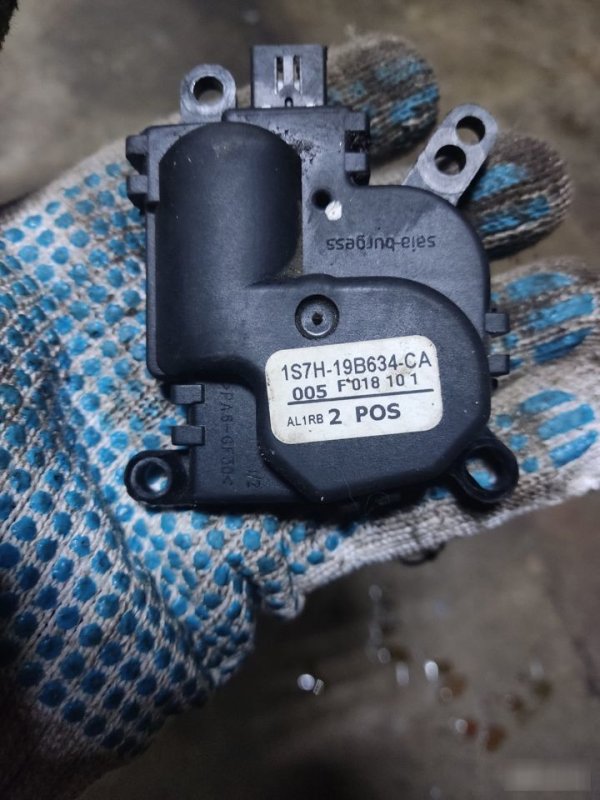 Моторчик заслонки печки Ford Focus 2