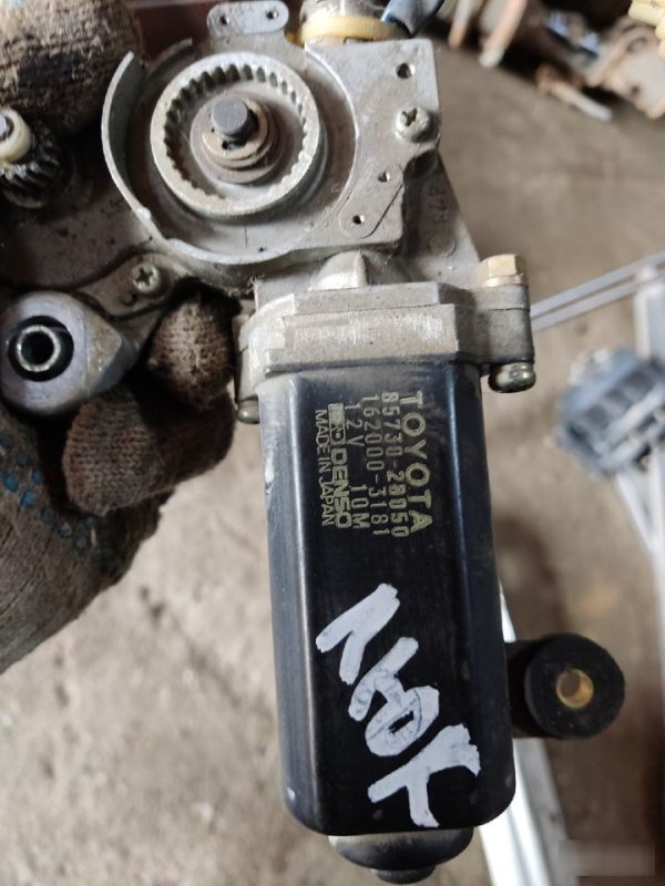 Моторчик люка Toyota Estima Lucida