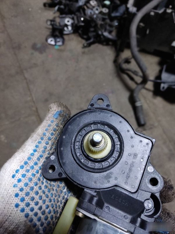 Моторчик стеклоподъемника Ford Fusion