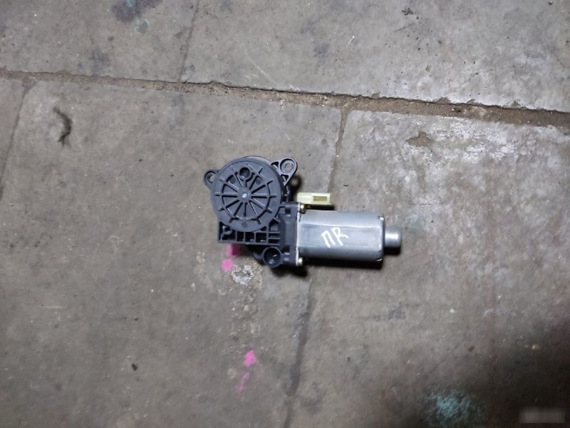 Моторчик стеклоподъемника Ford Fusion