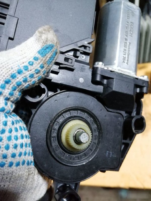 Моторчик стеклоподъемника Porsche Cayenne 955