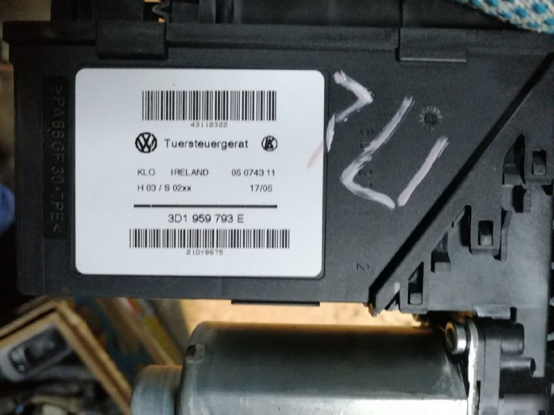 Моторчик стеклоподъемника Porsche Cayenne 955