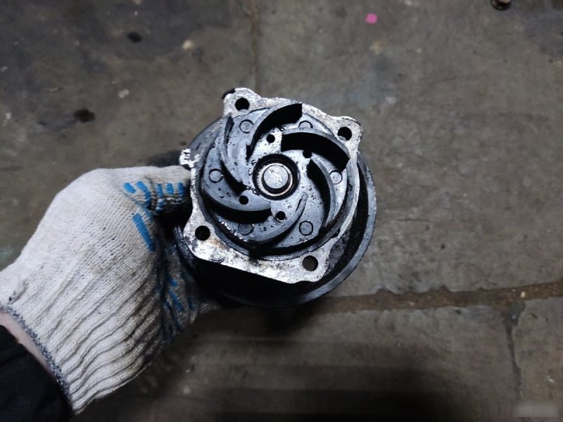 Насос водяной Opel Combo