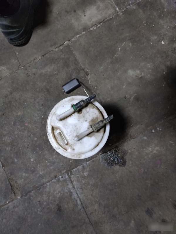 Насос топливный Peugeot 206