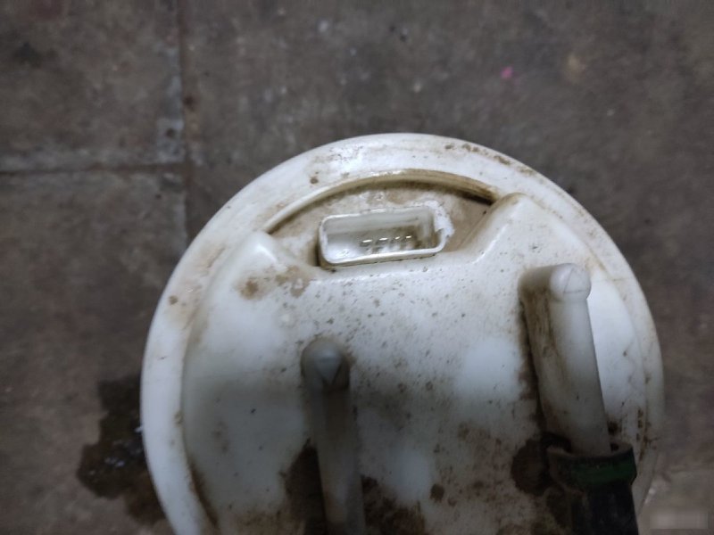 Насос топливный Peugeot 206