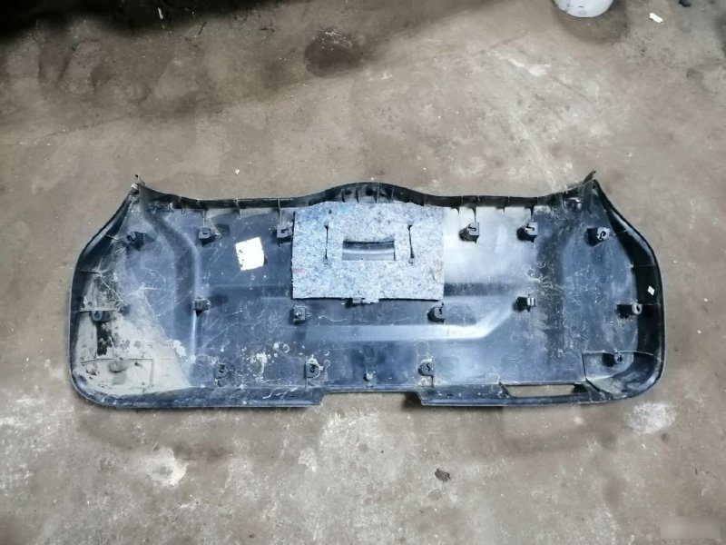 Обшивка крышки багажника Nissan Qashqai J11