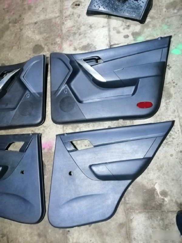Обшивки дверей Chevrolet Aveo T250