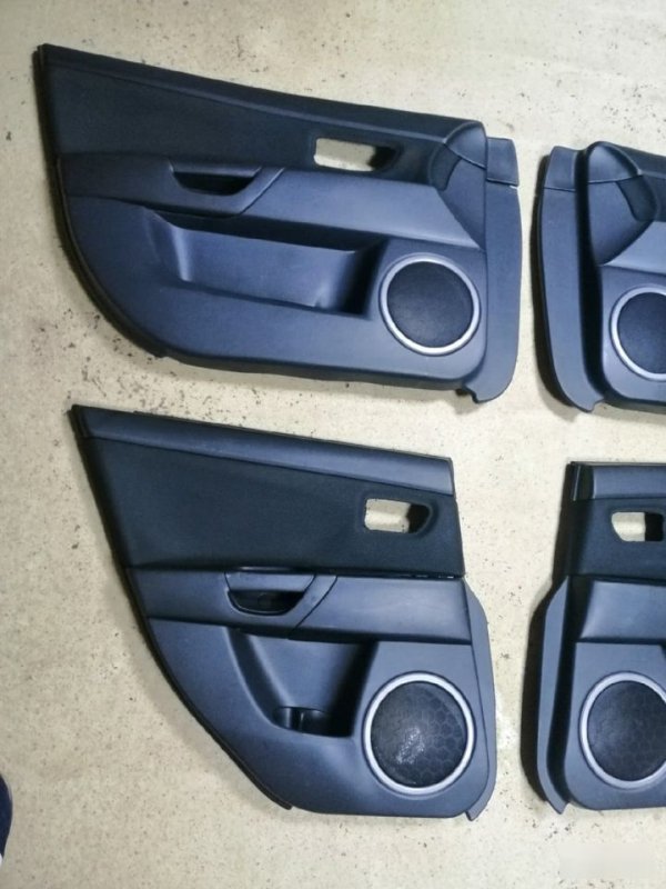 Обшивки дверей Mazda 3 BK