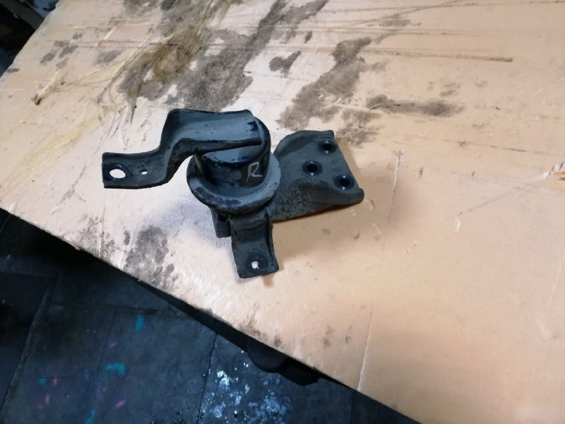 Опора двигателя Mitsubishi Lancer 9