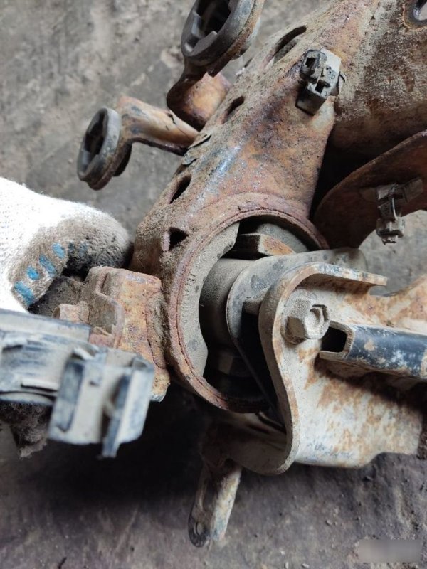 Опора двигателя Nissan X-Trail T30