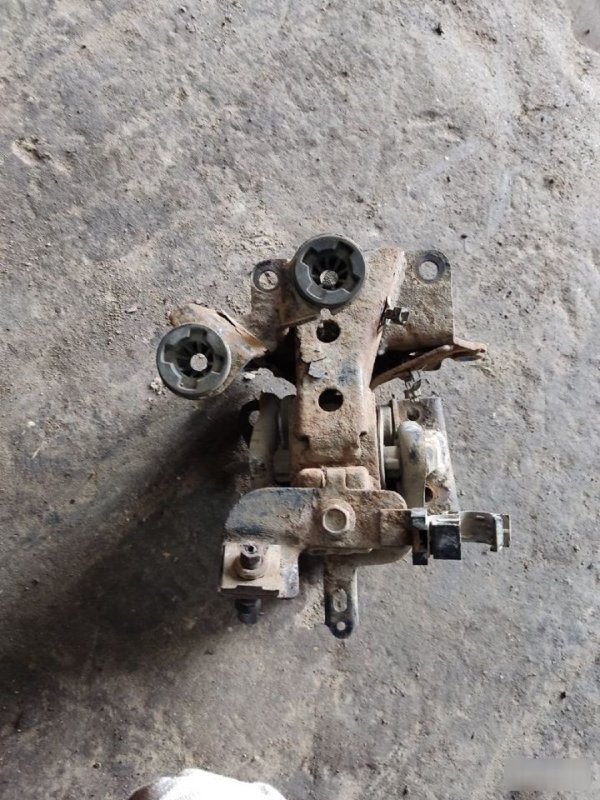 Опора двигателя Nissan X-Trail T30