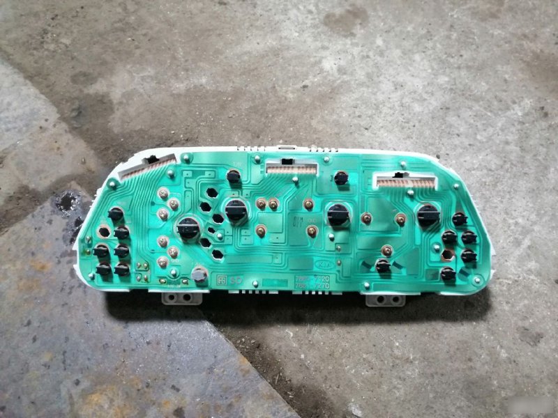 Панель приборов Kia Spectra