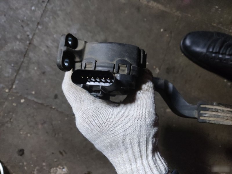 Педаль газа Ford Fusion