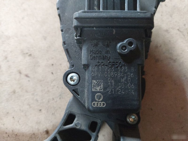 Педаль газа Audi A6 C6
