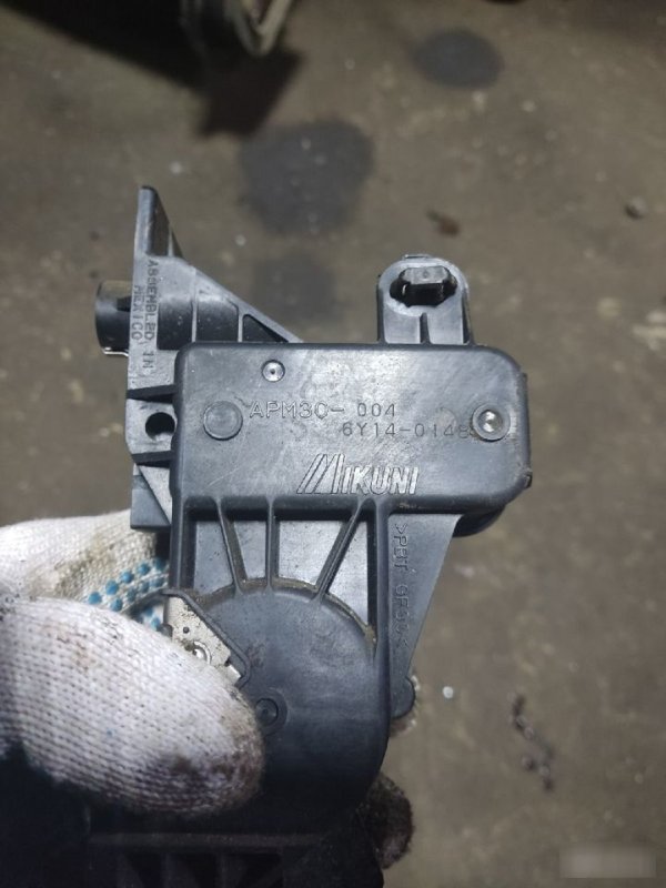 Педаль газа Mitsubishi Galant 9