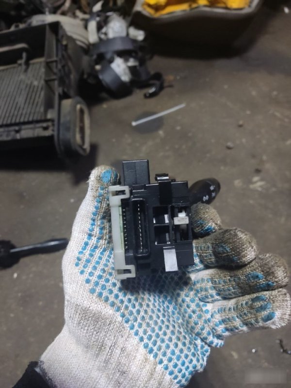 Переключатель поворотов Mitsubishi Galant 9