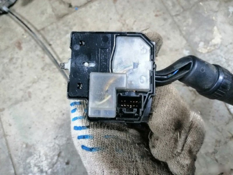 Переключатель поворотов Mazda 3