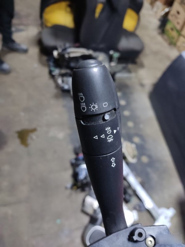 Переключатель подрулевой Citroen C4