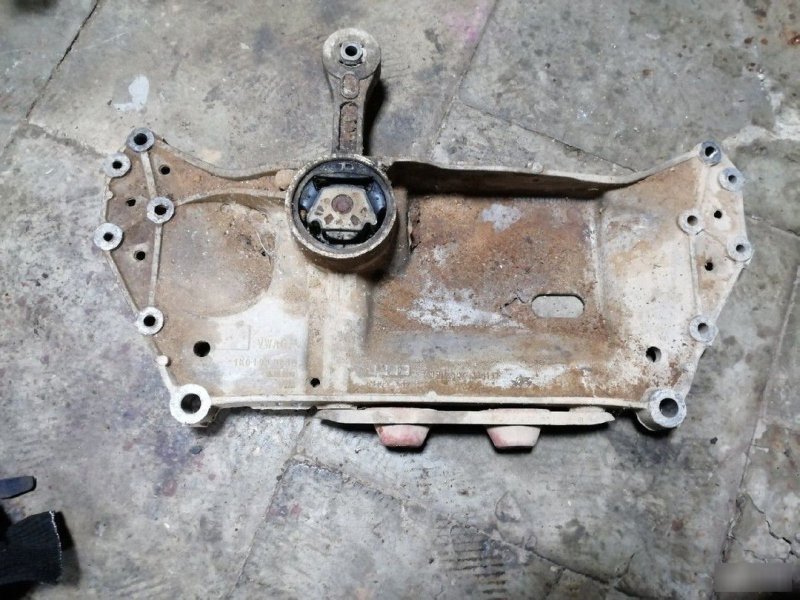 Подрамник Skoda Octavia A5