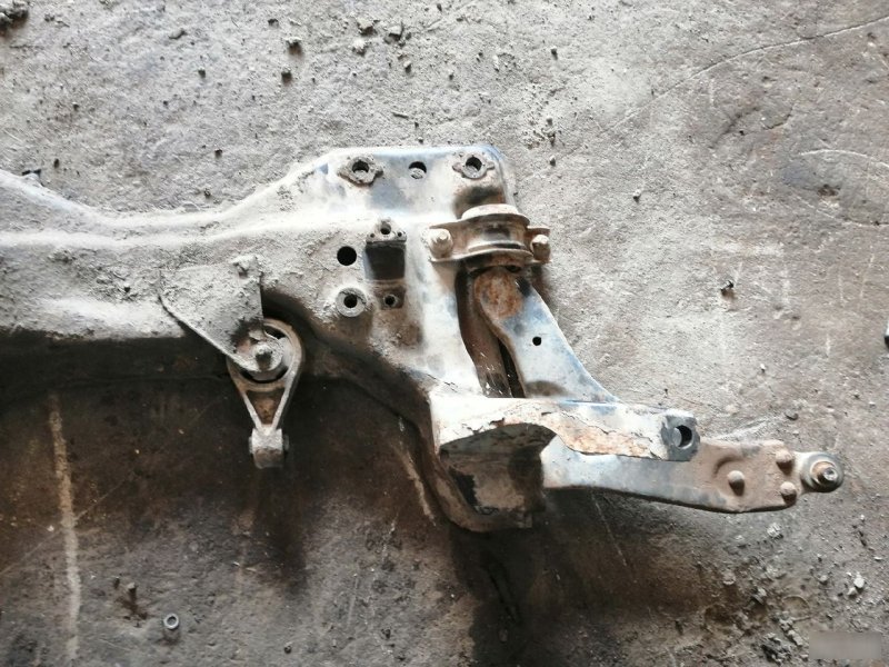 Подрамник Ford Focus