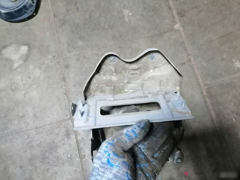 Подставка под аккумулятор Chevrolet Aveo T250