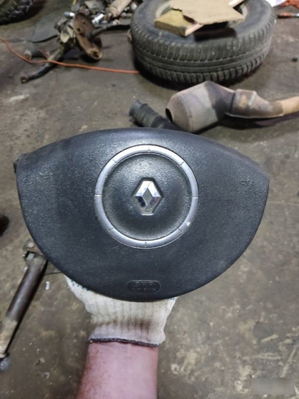 Подушка безопасности в руль Renault Megane 2