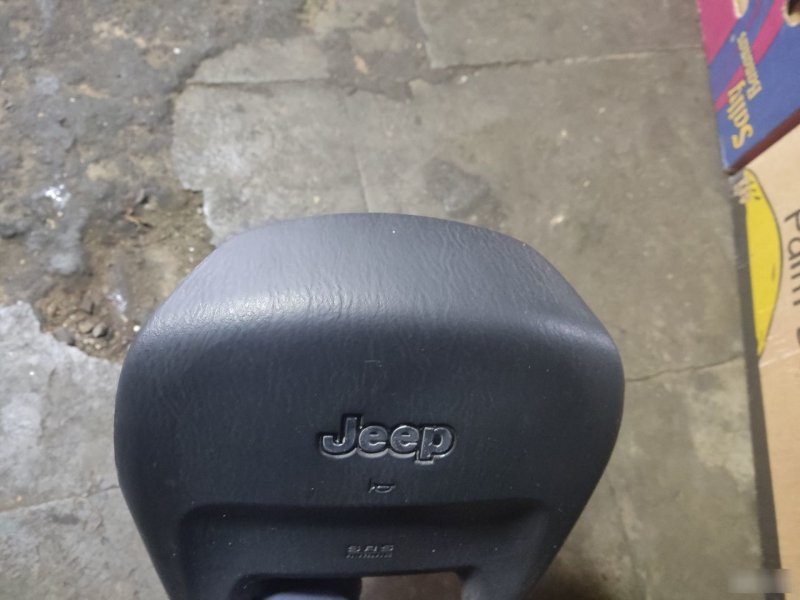 Подушка безопасности в руль Jeep Grand Cherokee