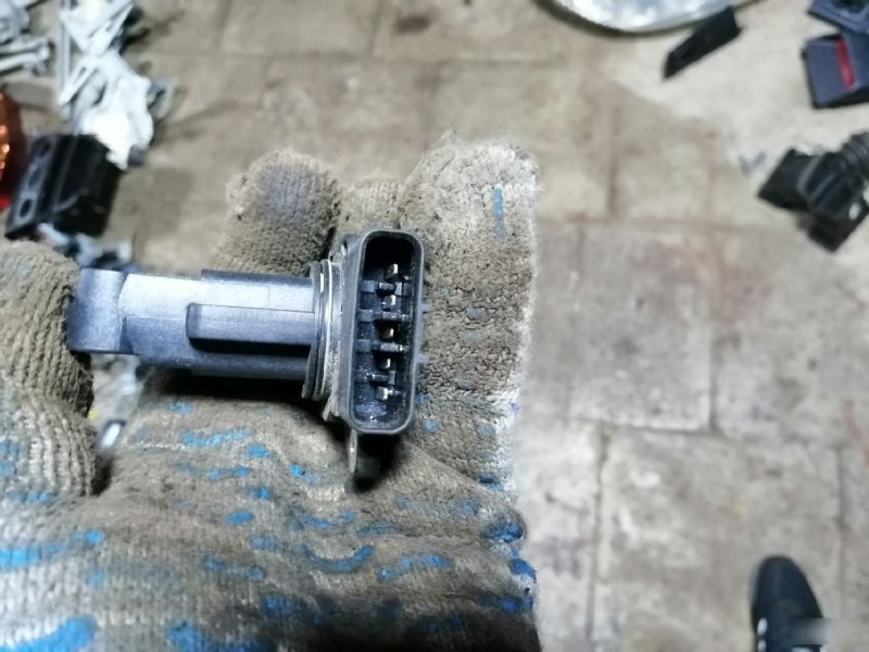 Расходомер воздуха Toyota Corolla E120