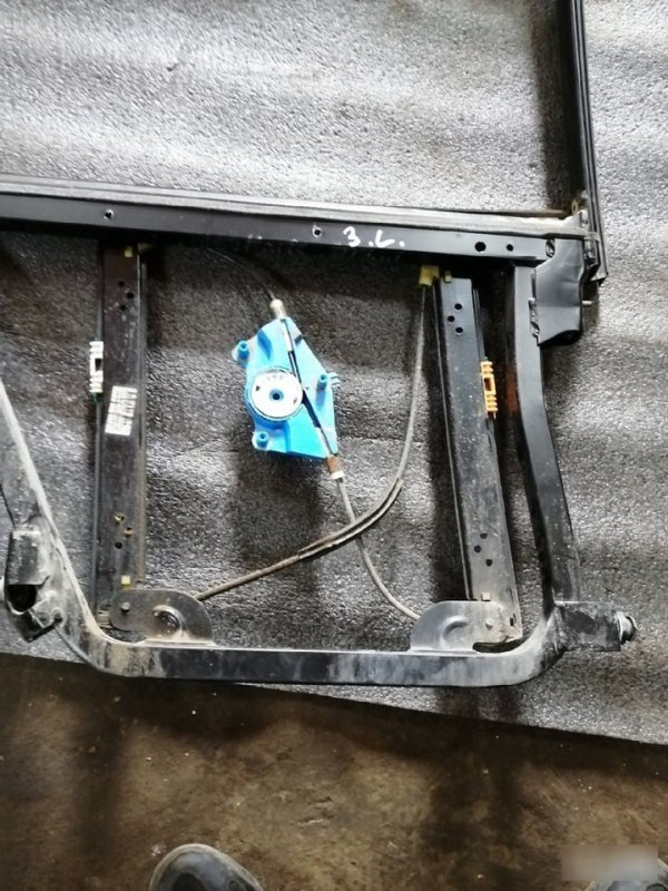 Стеклоподъемник Porsche Cayenne 955