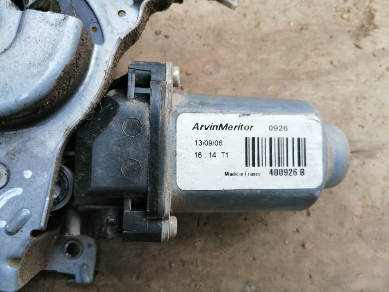 Стеклоподъемник Nissan Note E11