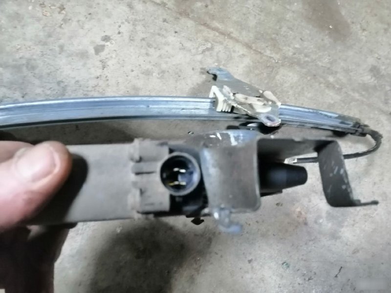 Стеклоподъемник Nissan Primera P12