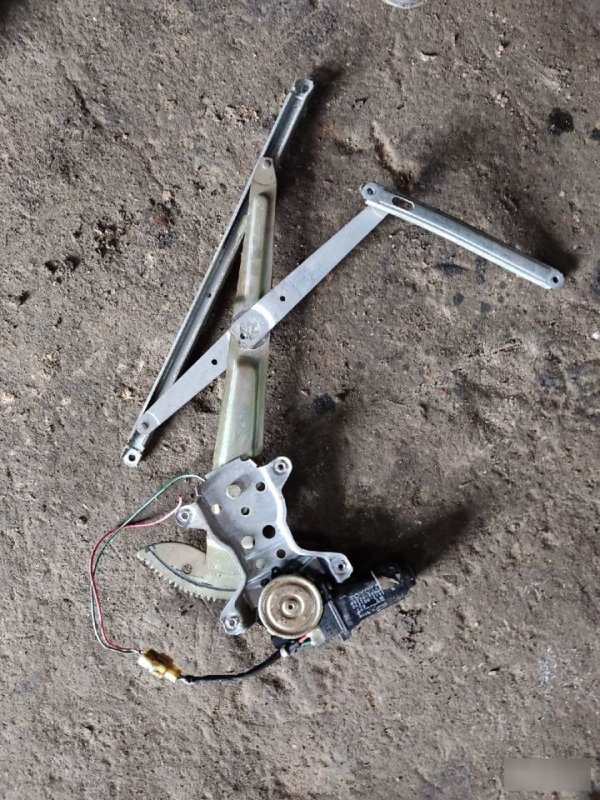 Стеклоподъемник Toyota Estima Lucida