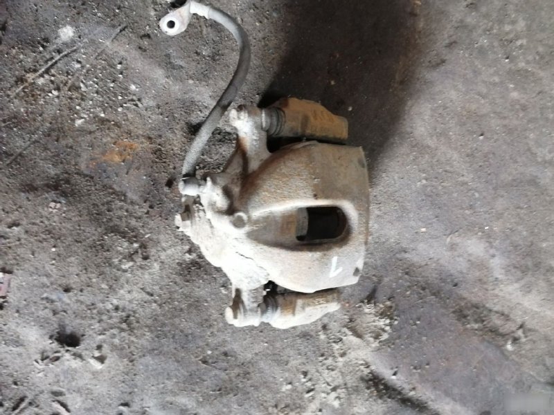 Суппорт тормозной Toyota Auris