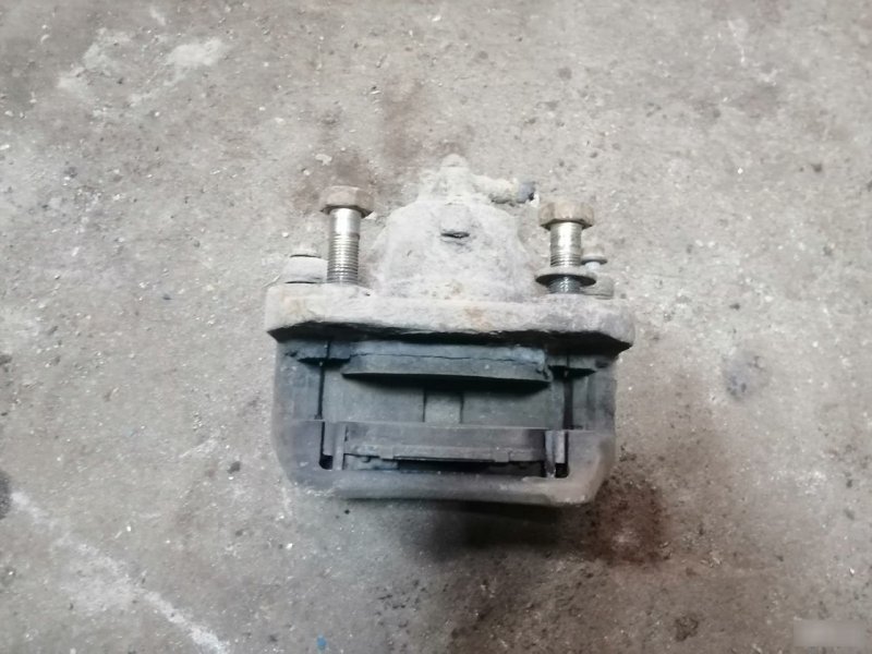Суппорт тормозной Nissan Primera P12
