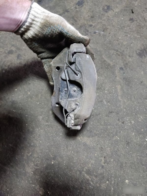 Суппорт тормозной Ford Focus 2